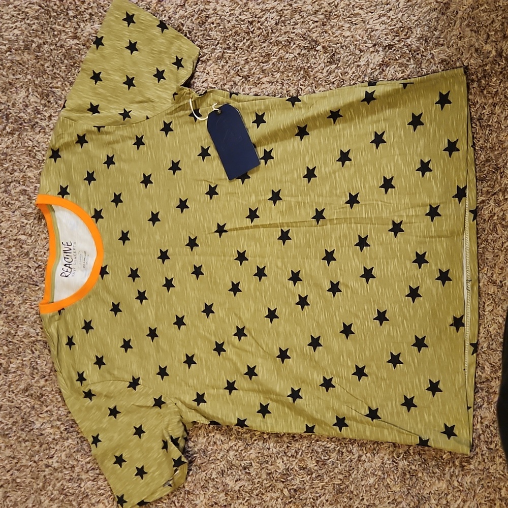 Active USA Men's Short Sleeve Star Print Tee in Olive with Orange Trim